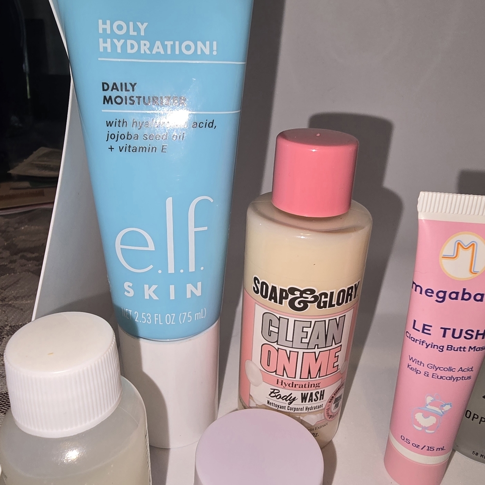 Skincare and Beauty Product Set - Picture 2 of 3